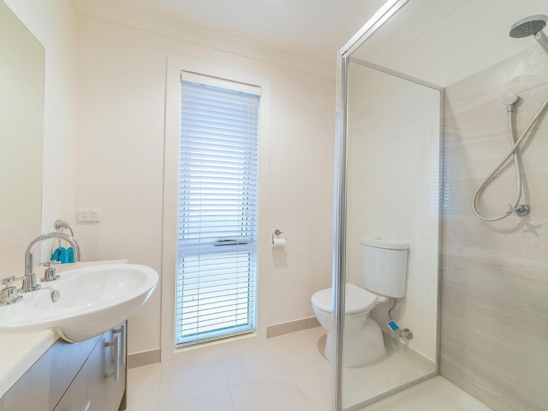 5b Genesta Street, Holiday home *