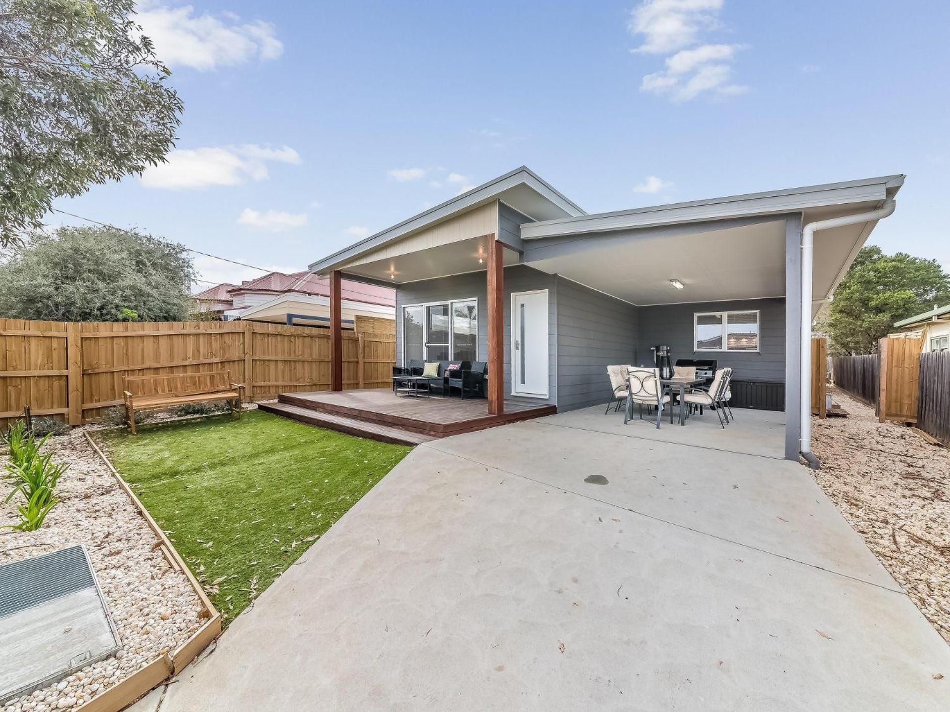 Holiday home 5b Genesta Street,